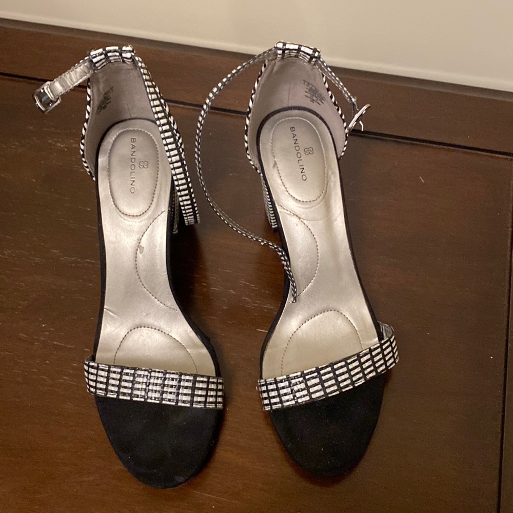 Black and white checkered heel